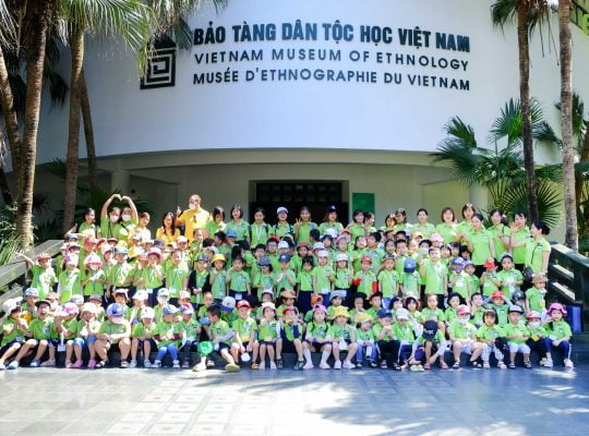 Học sinh GCA tham quan bảo tàng dân tộc học