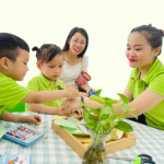 Cha mẹ kết nối với con bằng hiểu và thương