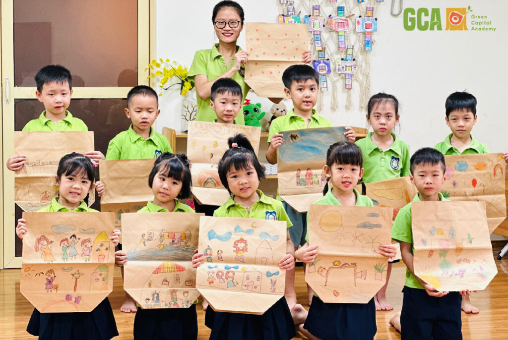 GCA nhí vẽ tranh chia sẻ niềm vui với các bạn nhỏ Bệnh viện Nhi Trung Ương